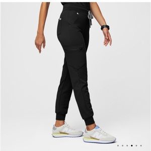 FIGS High Rise Zamora Jogger Scrub Pant (Black)